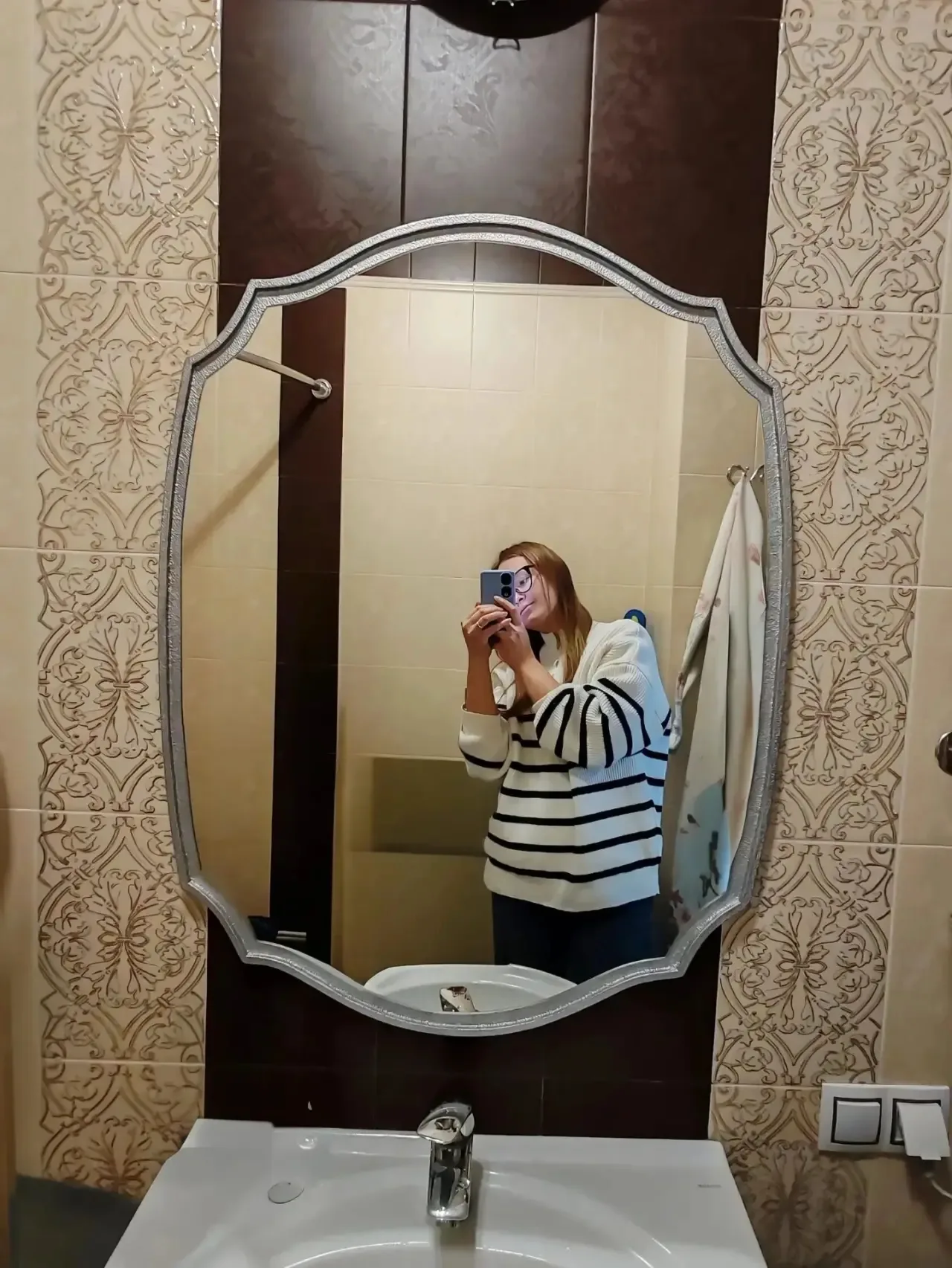 Зеркало Mono в раме из ольхи