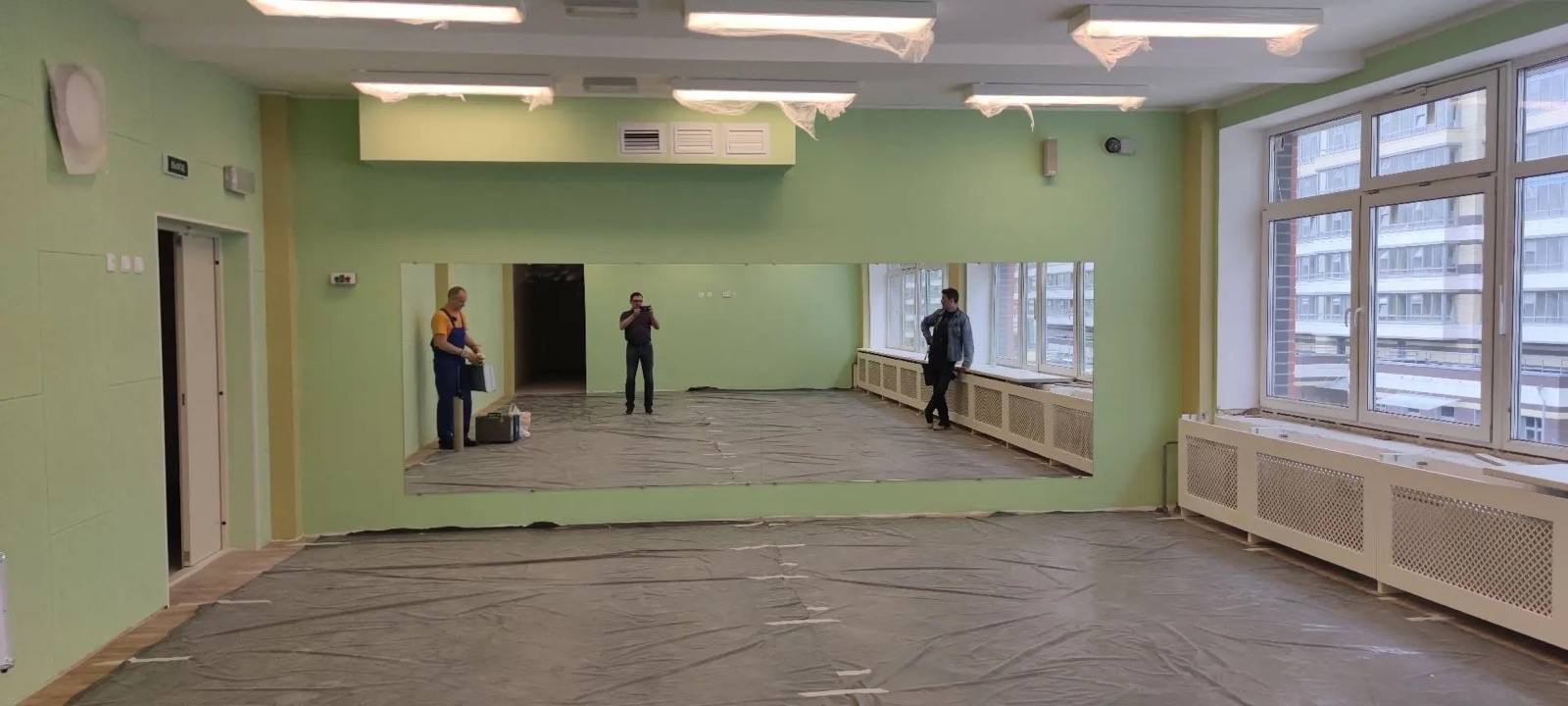 Зеркала в коммерческом интерьере