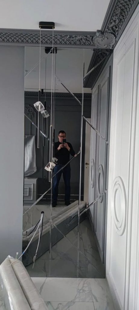 Зеркальное панно из многоугольников с фацетом